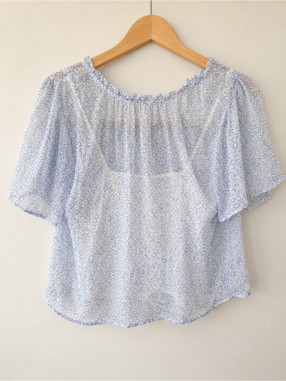 Abercrombie Light Blue Floral Tie-Front Flutter Sleeve Top - Picture 3 of 8